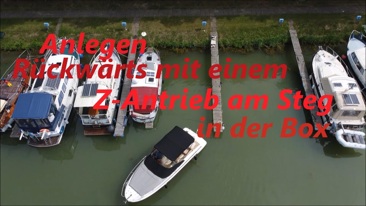 Anlegen R&uuml;ckw&auml;rts mit einem Sportboot