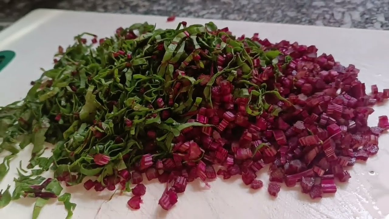 Deliciosa Receita com Folhas e Talos de Beterraba