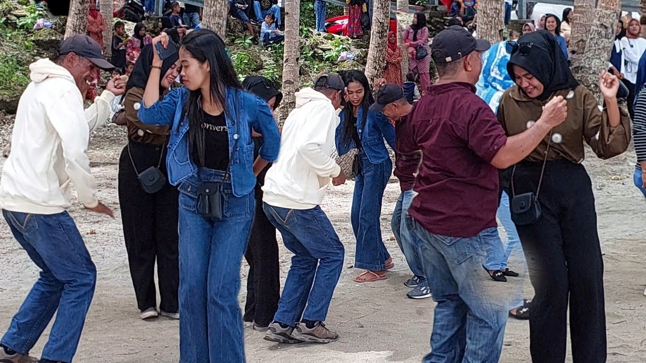 ViraLlll!! Gara2 Duo Si Cantik ini, JOGET HEBOH WAKATOBI LANGSUNG RANCAK | Cidda Gerri ost SETTY
