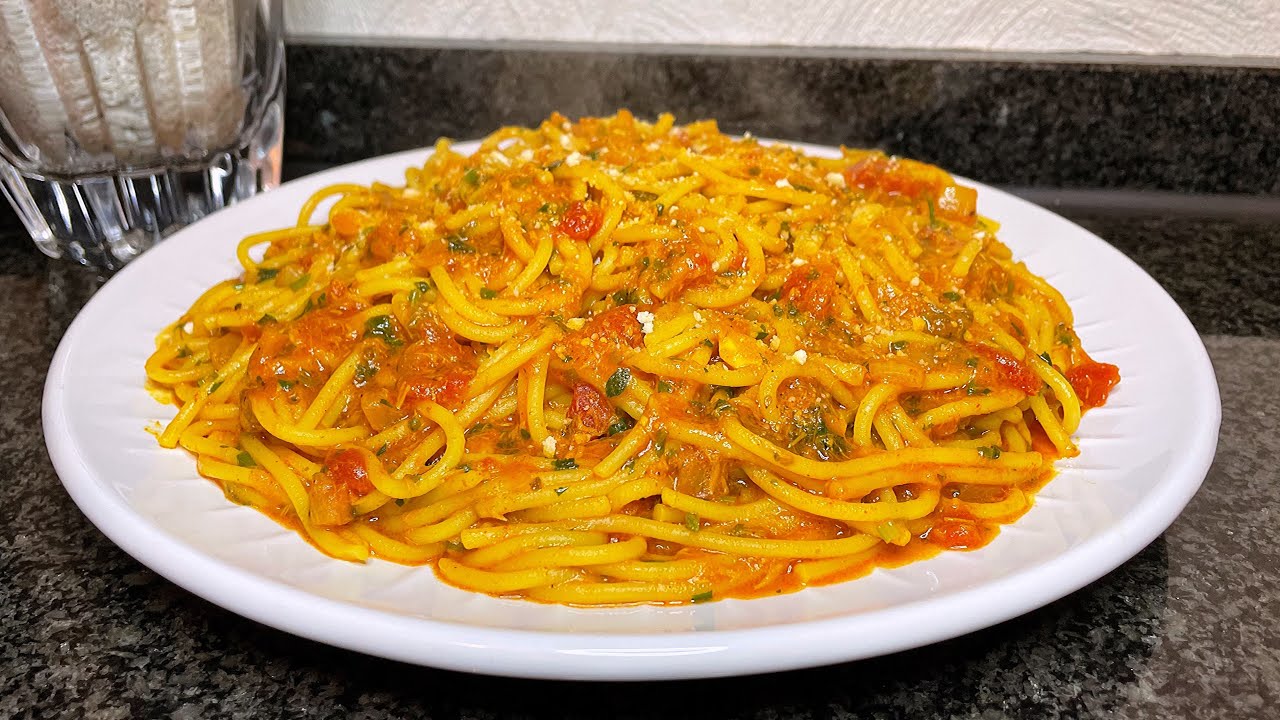 One Pot Pasta mit Thunfisch & Tomaten Sauce 10 Minuten Nudel Rezept / Nudle Recipe