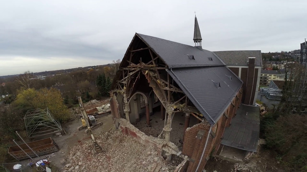 Abriss der katholischen Kirche in Essen-Kupferdreh (1)
