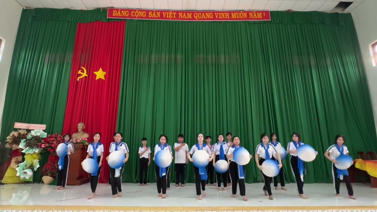 Tiết mục múa: VIẾT TIẾP CÂU CHUYỆN HOÀ BÌNH - Biểu Diễn: 12A3 THPT Lương Thế Vinh