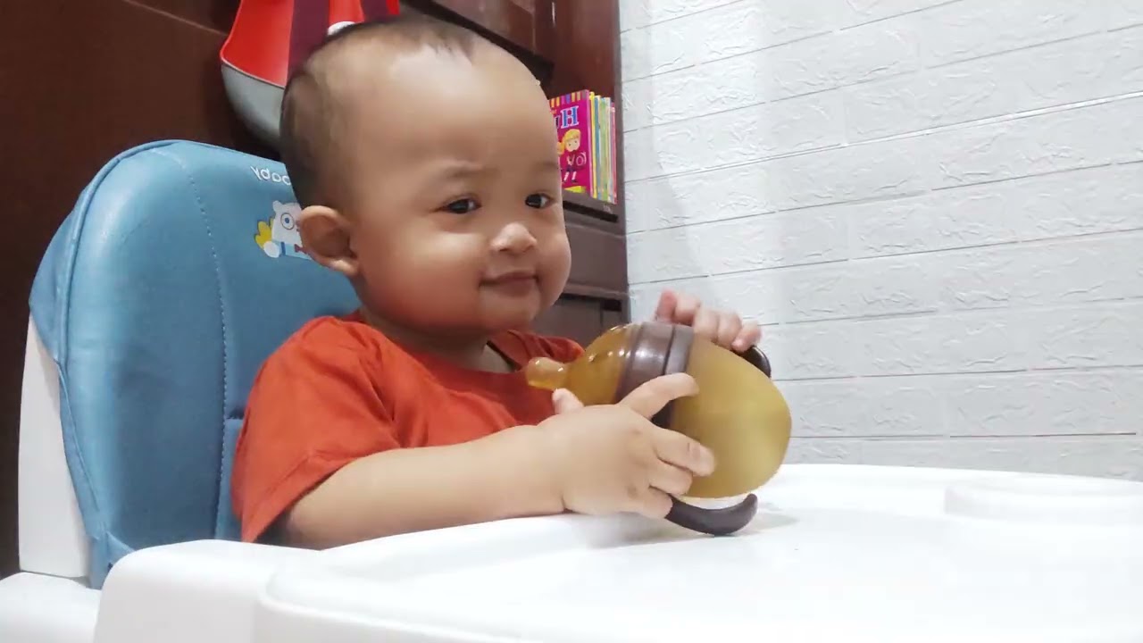 Ga boleh telat nyuapin nanti bayik ngamuk wkwk