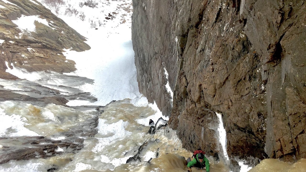 The Black Dike on Cannon Cliff | New Hampshire Ice Climbing