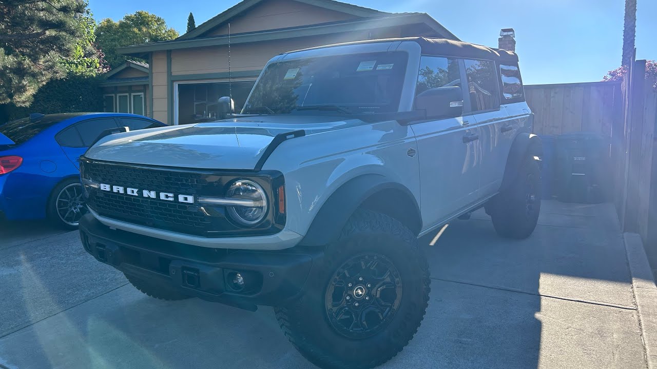 2023 Ford Bronco in Cactus Grey