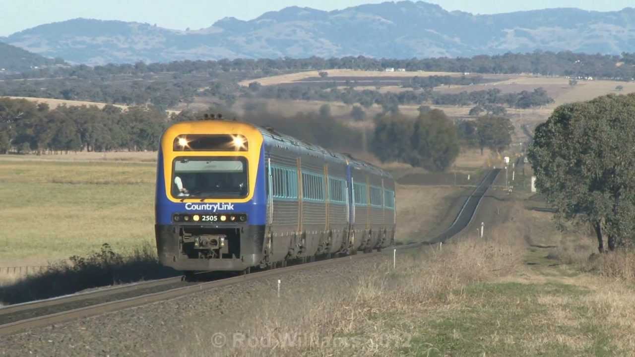 Countrylink Explorer DMU's : Australian trains and railroads