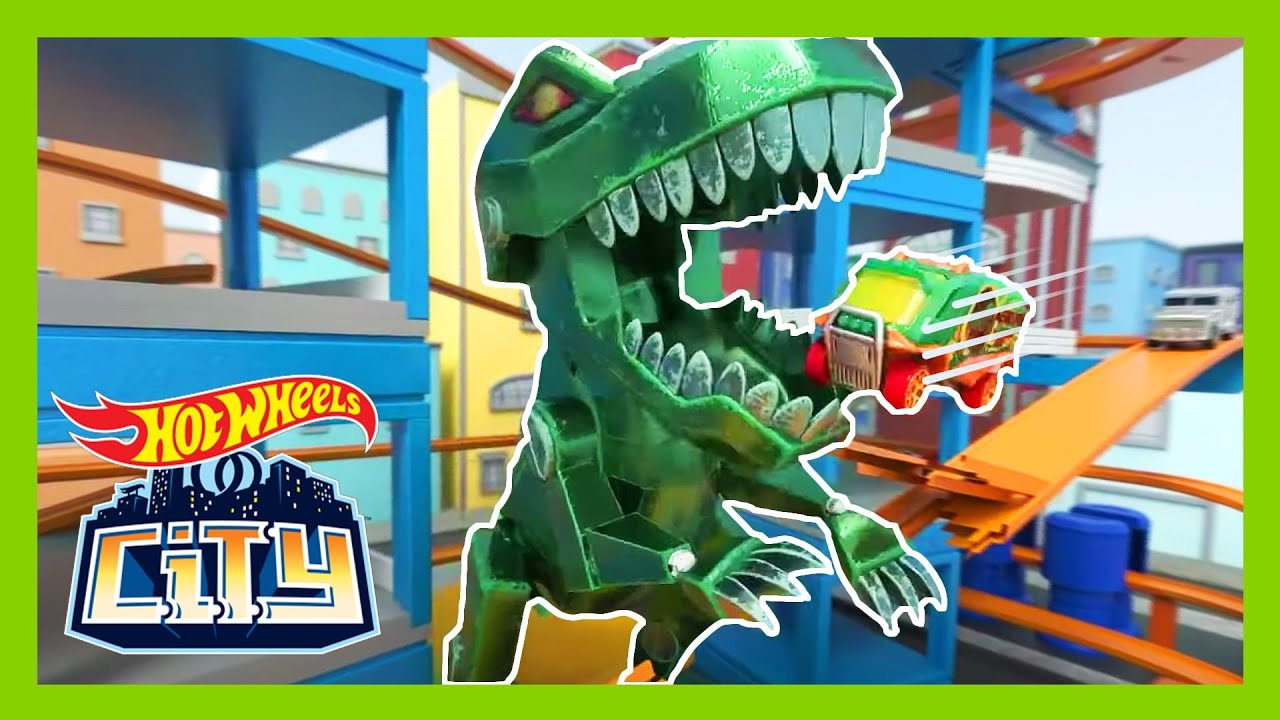 ROBOTS TAKE OVER THE CITY! 🤖 | Hot Wheels City | @HotWheels