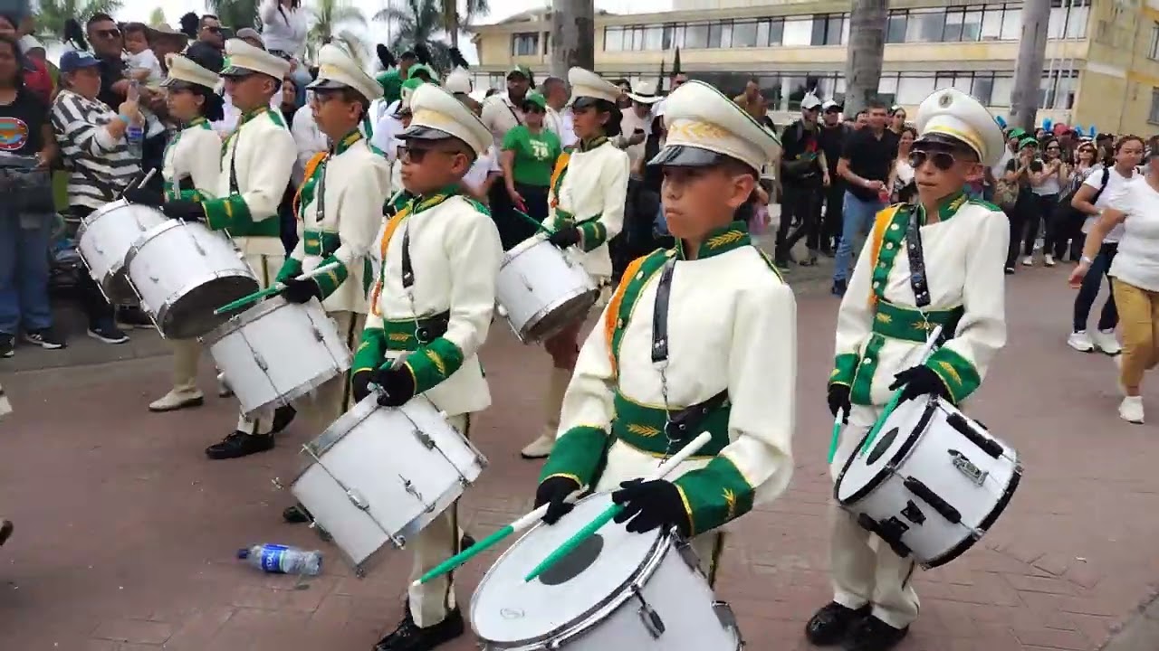 BANDA MARCIAL COLEGIO RAFAEL POMBO 3°FESTIVAL GEORGINA REYES  FUSAGASUGA 2025