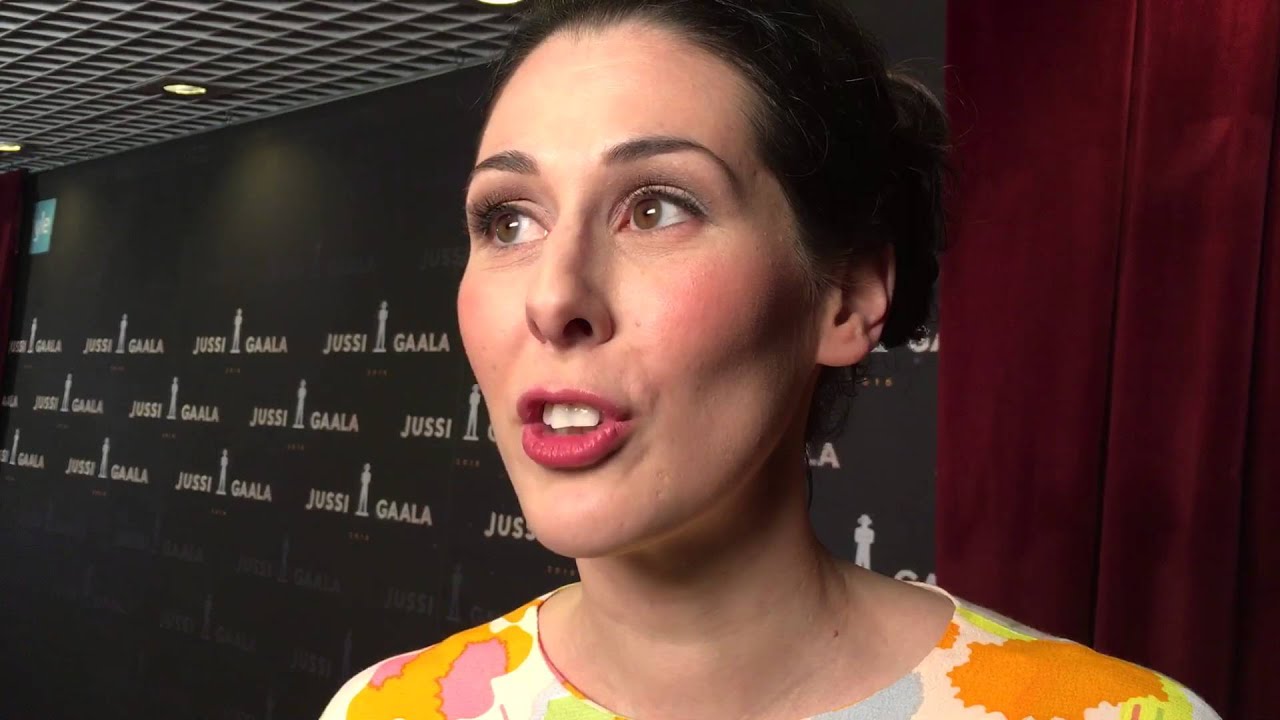 Jussi-gaala 2016: Armi el&auml;&auml;! -k&auml;sikirjoittaja Karoliina Lindgren