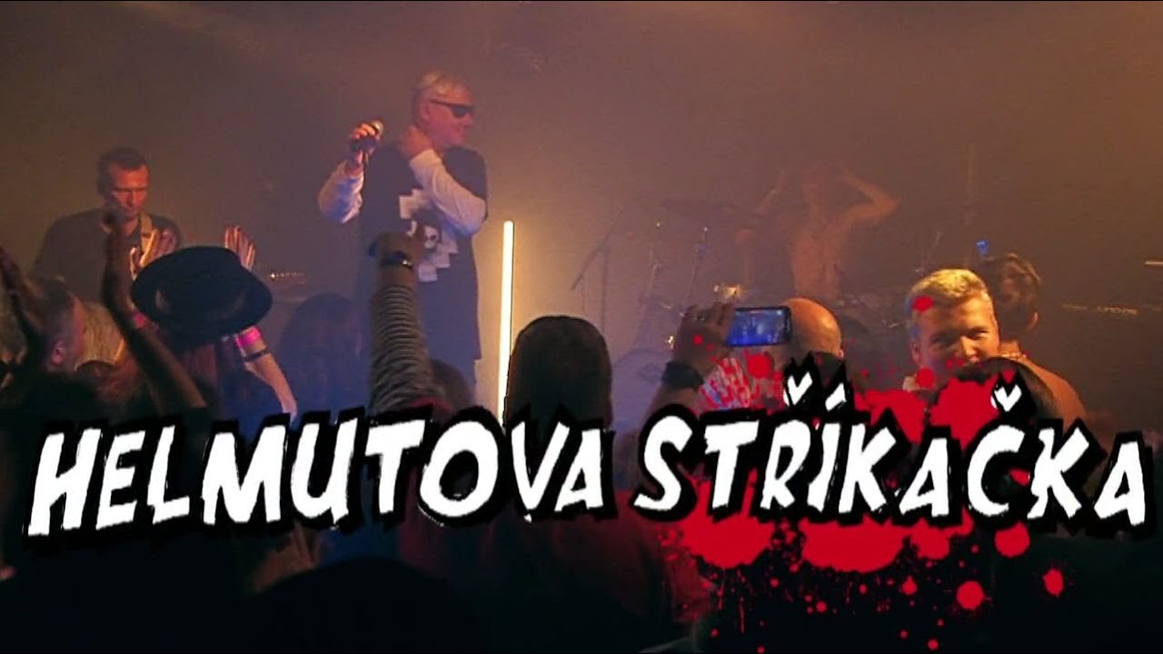 Helmut se nudí