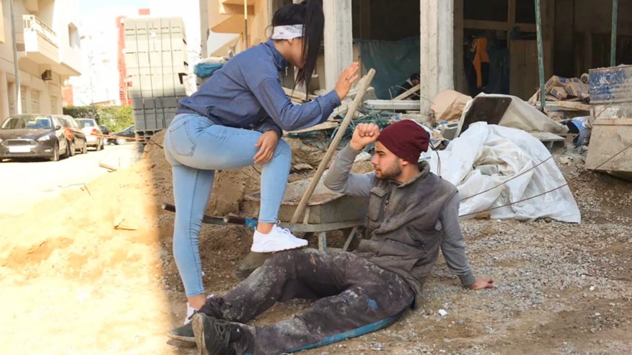 إحتقرته لأنه عامل بناء⚒ومضناتش بلي....(شاهد صدمة)