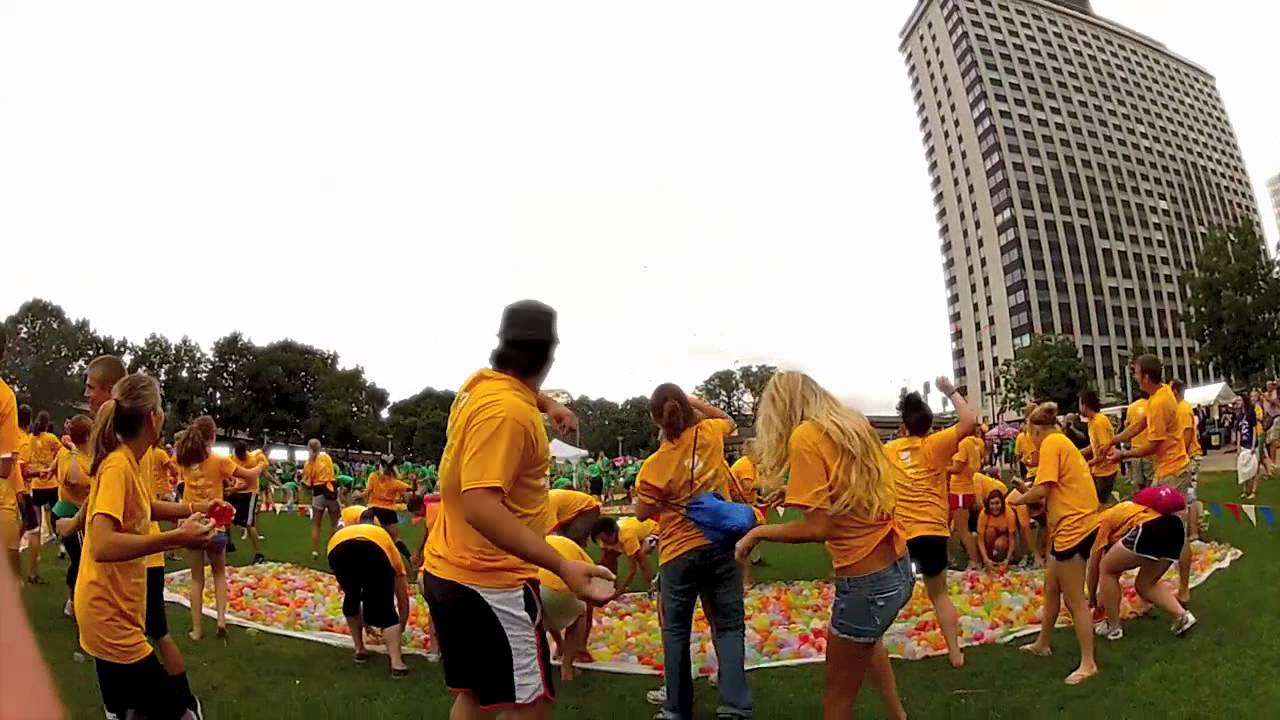 Pittsburgh's Largest Water Balloon Fight