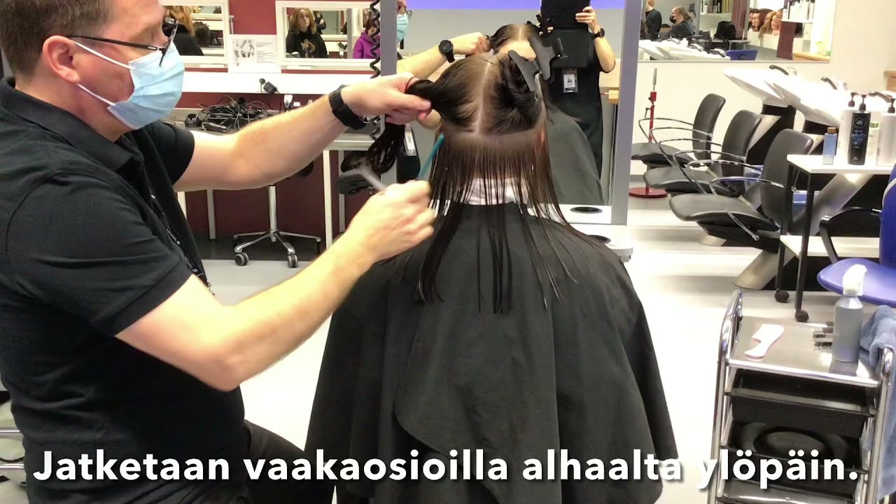 Tasausleikkaus puolipitkiin hiuksiin.