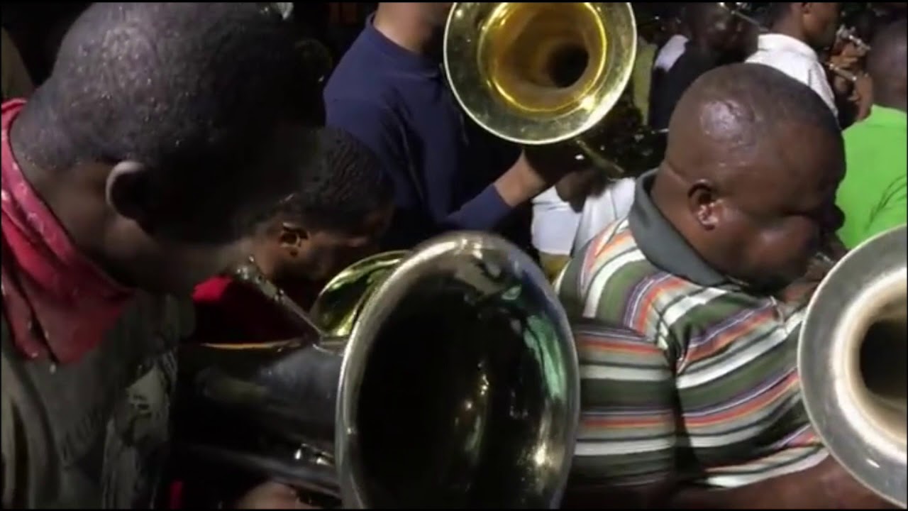Faki Luanda & Europe | Defilé Golf, Dirigée par Papa Paul Kisolokele - Mayangi Mena