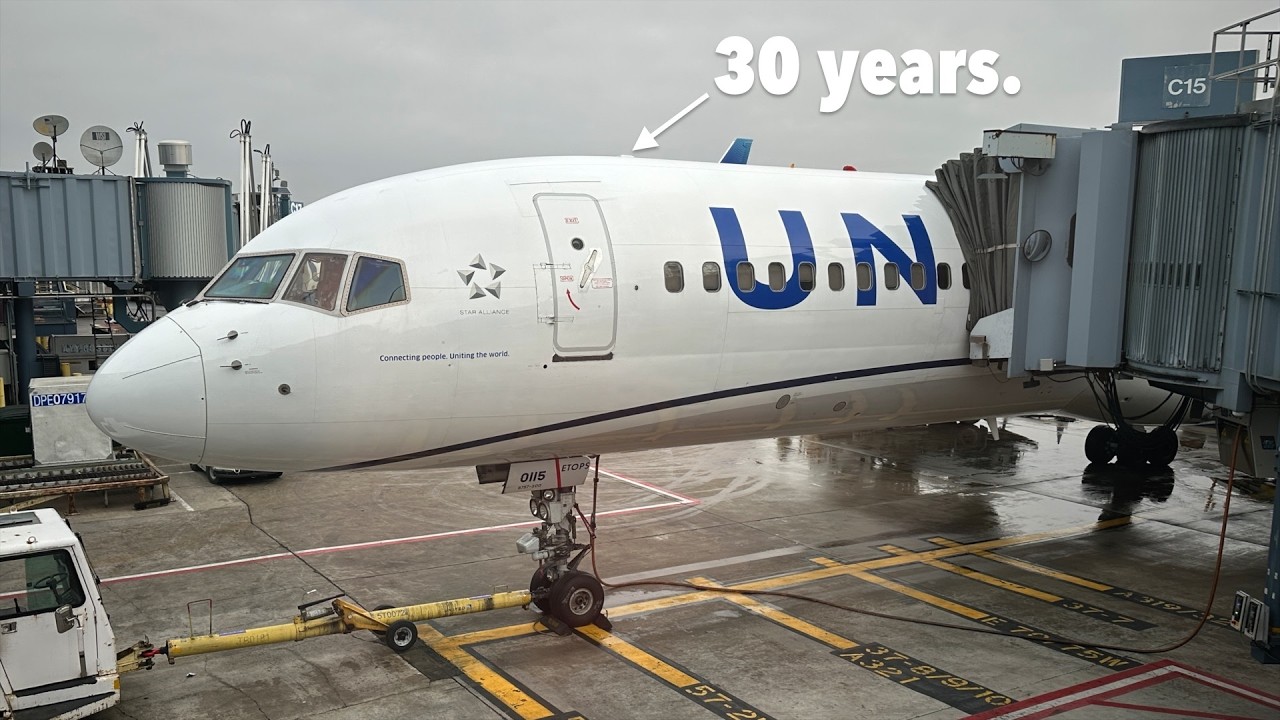 I Flew on a 30 YEAR OLD 757 | United Airlines Chicago to Newark!