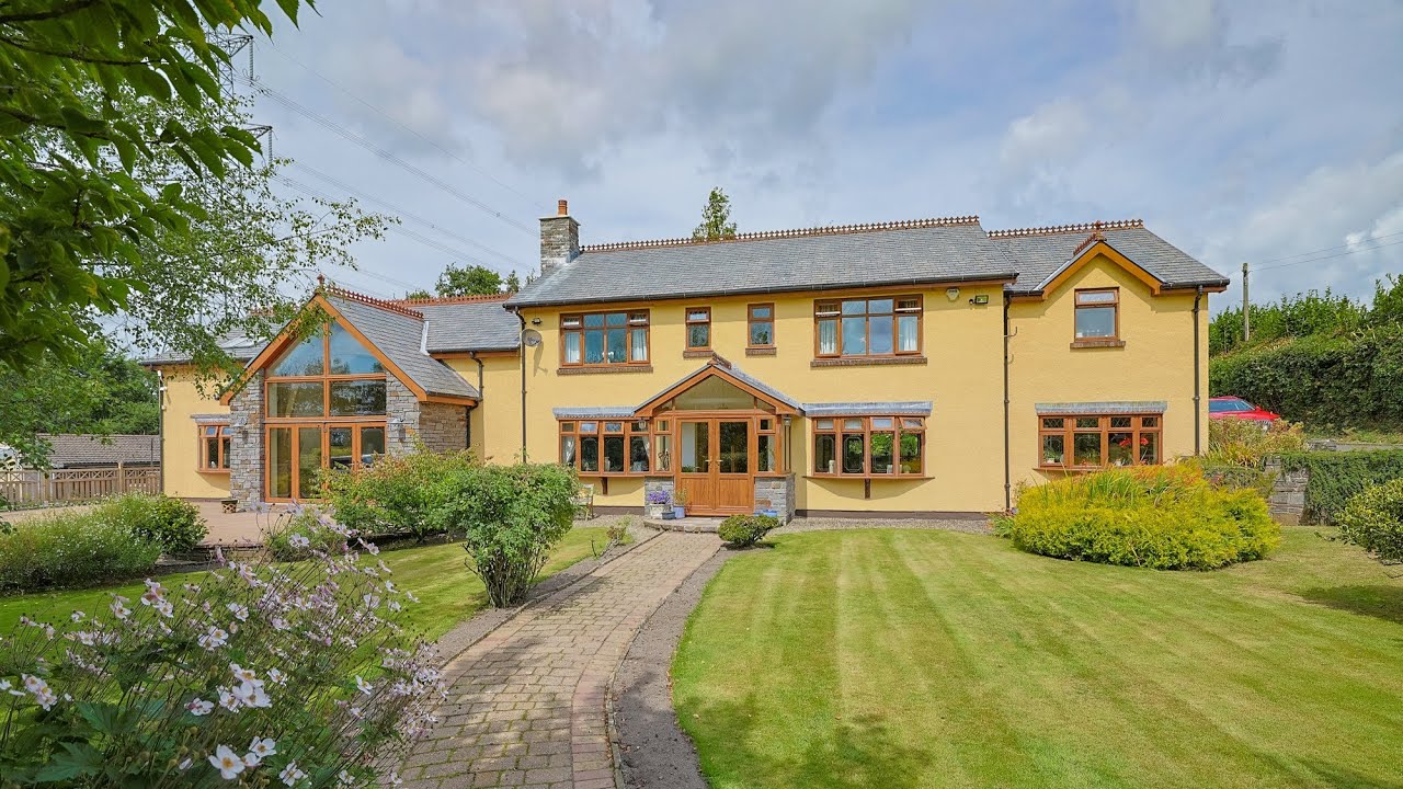 Pen Y Bryn, a beautiful 5-bedroom rural home set within privacy in Rhydypandy, Swansea
