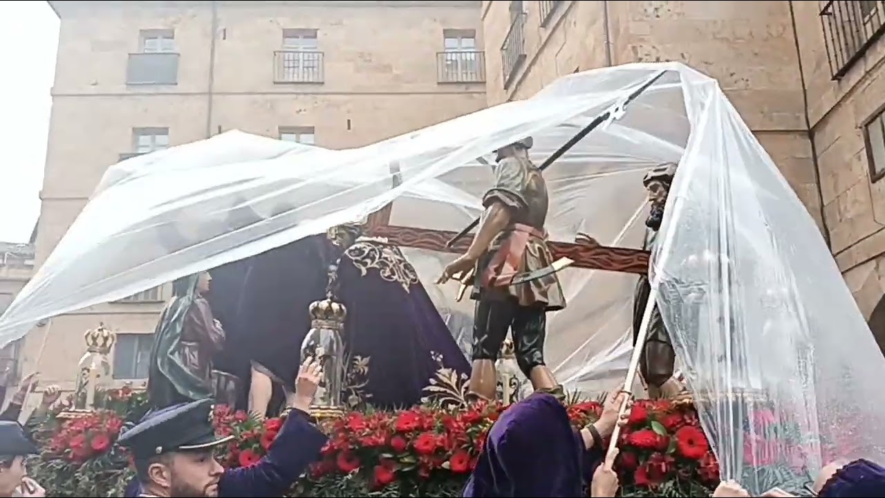 Aguacero a Jesús Nazareno,Semana Santa Salamanca 2024.