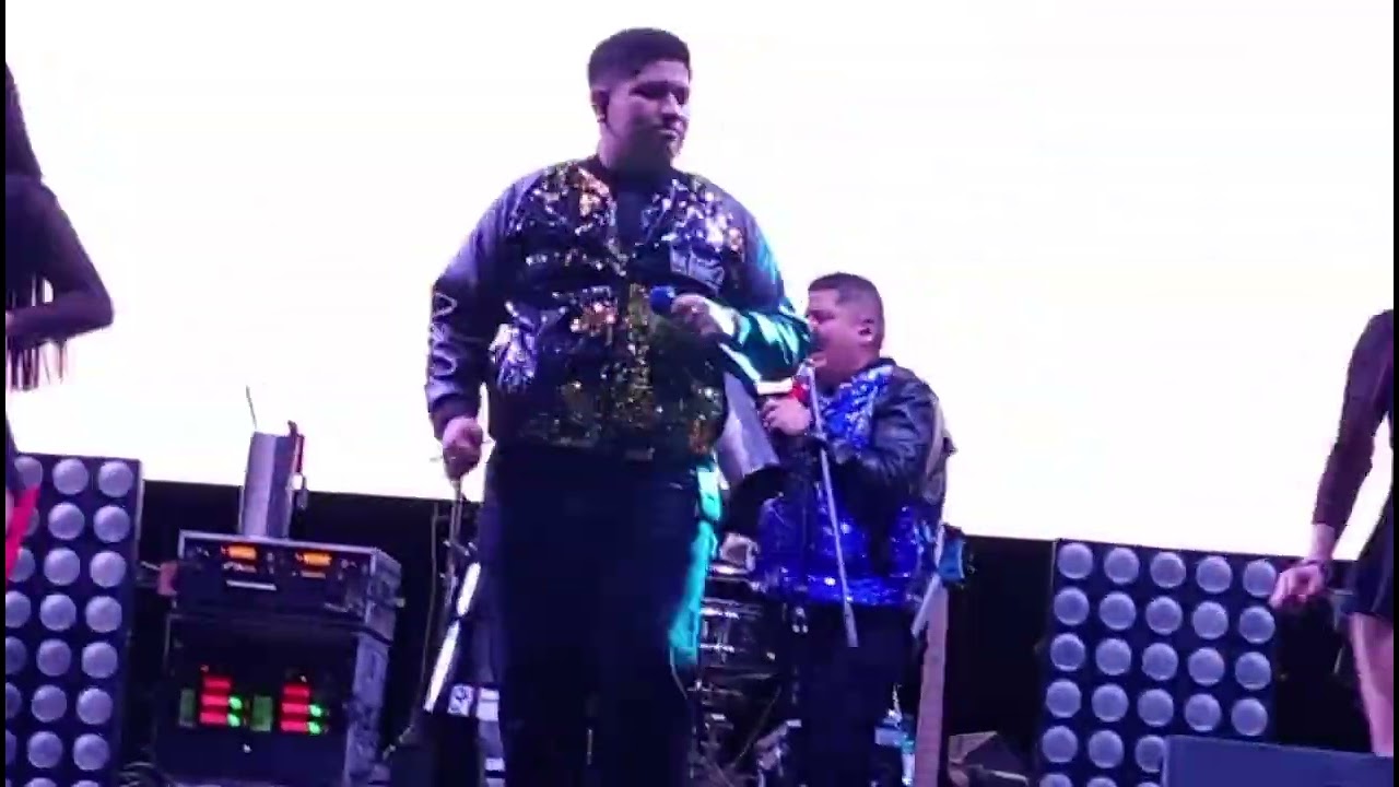 Mike Rodr&iacute;guez JR y  La sonora en vivo en San Diego Cuachayotla