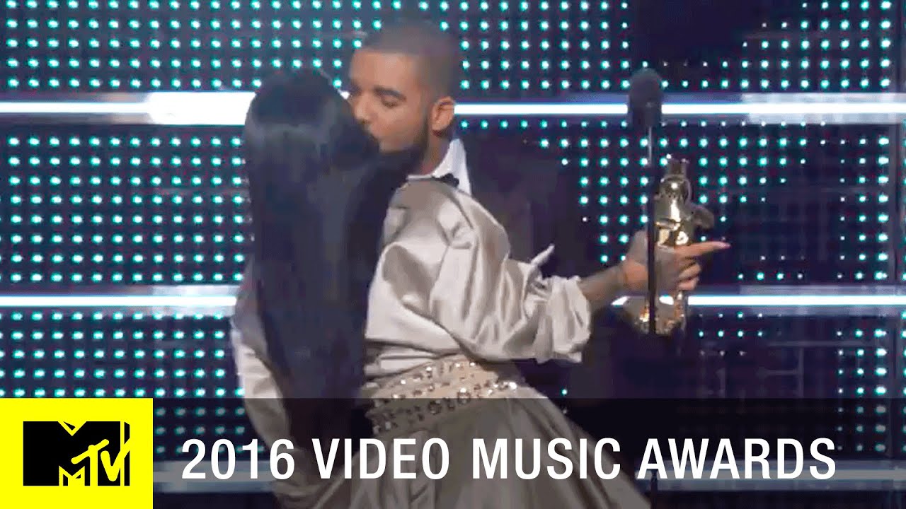 Rihanna & Drake: The Kiss | 2016 Video Music Awards | MTV