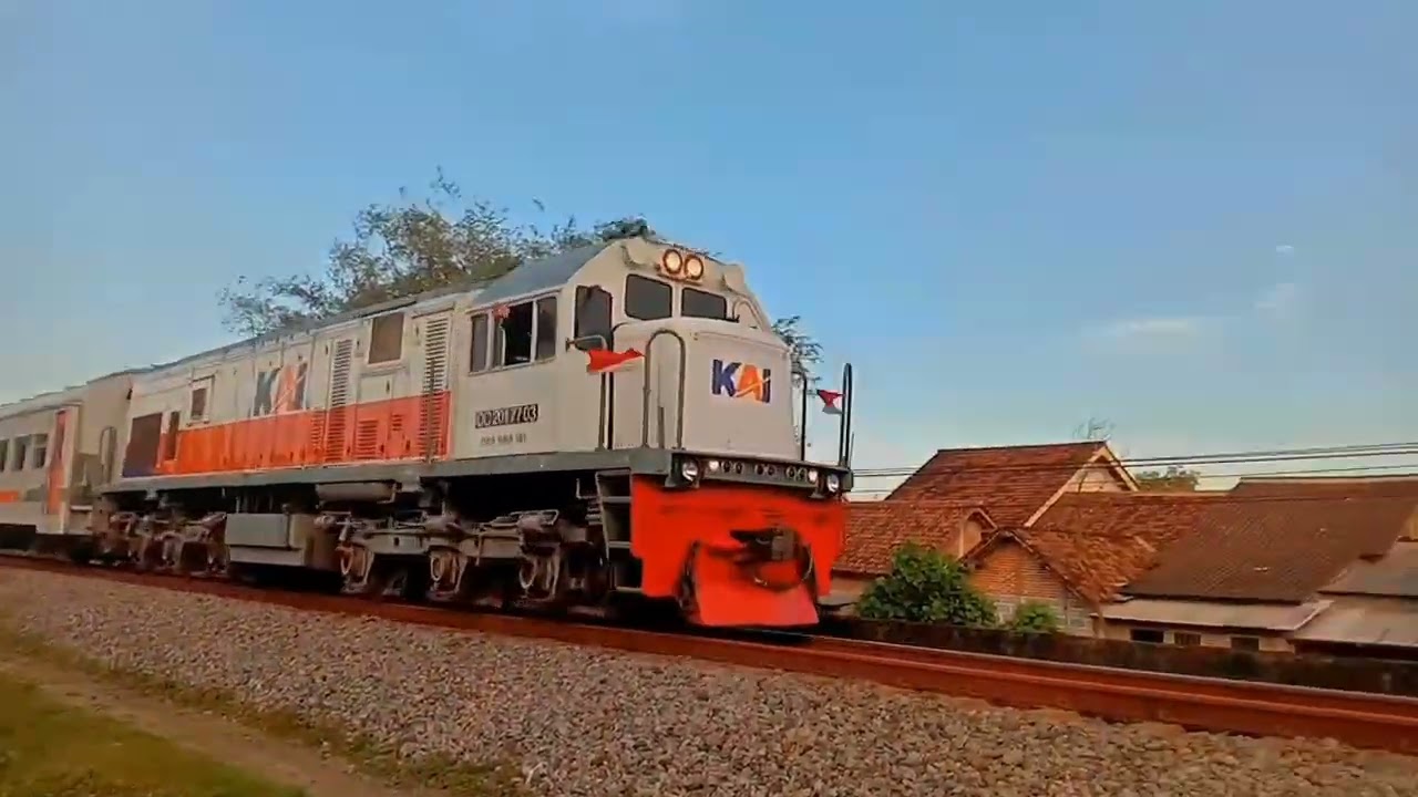 cinematic keretaapi,commuterline penataran, commuterline dhoho,srgo wilis👍🏻😎👍🏻👨🏻‍✈️by:ms_fahmi_05👍🏻😎