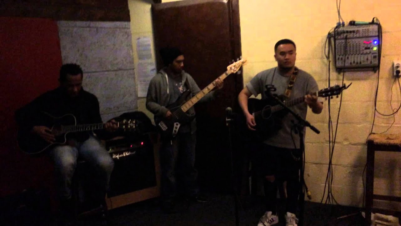 Ashton de Queljoe and Friends `` DI Hadiratmu``