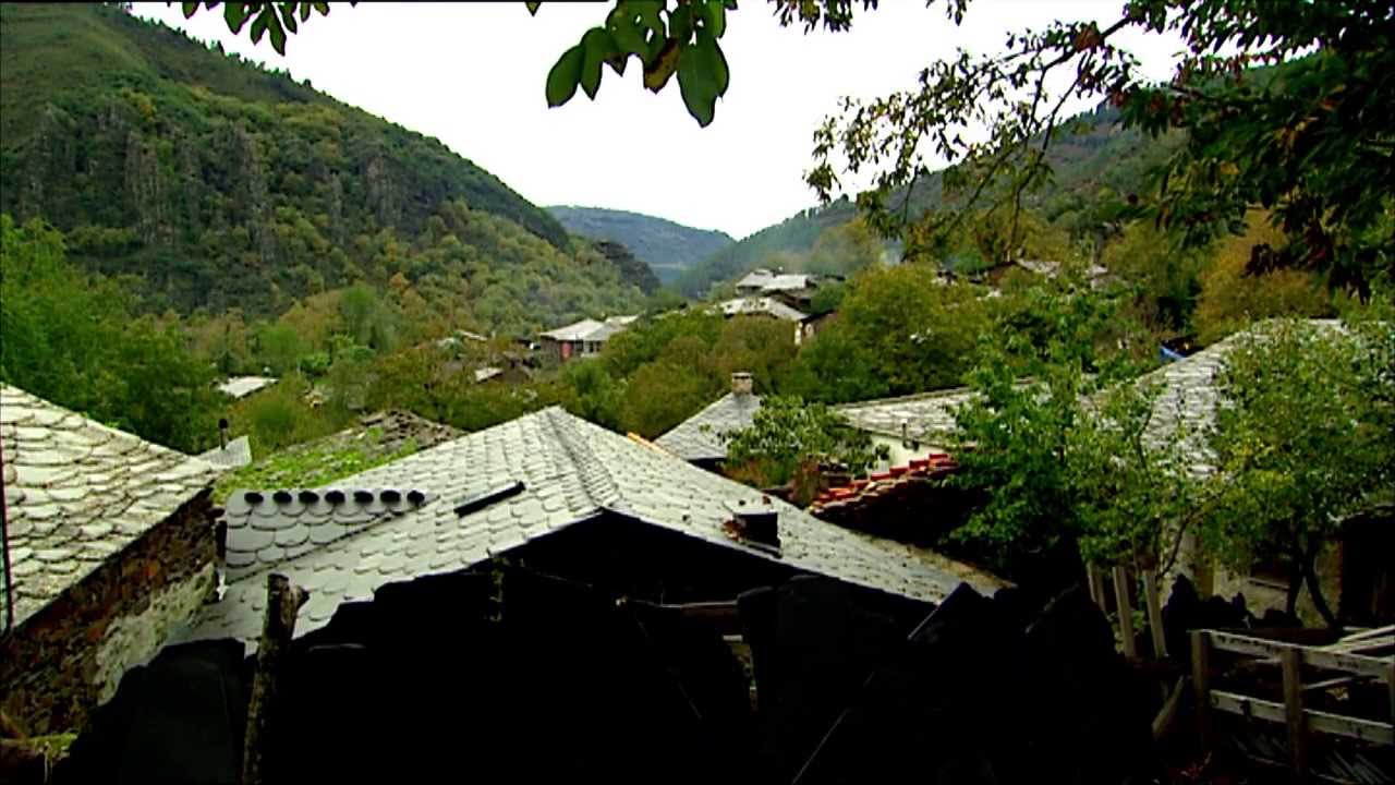 DGPM 1053 - 12: La aldea etnográfica