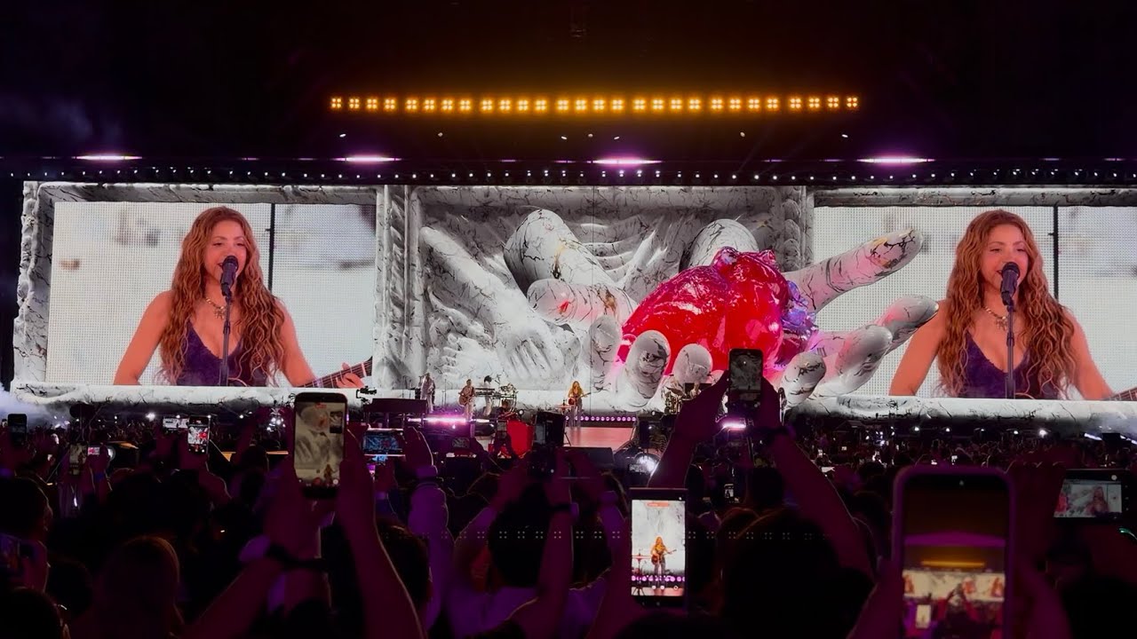 Shakira - Dónde estás corazón? - Live from Mexico