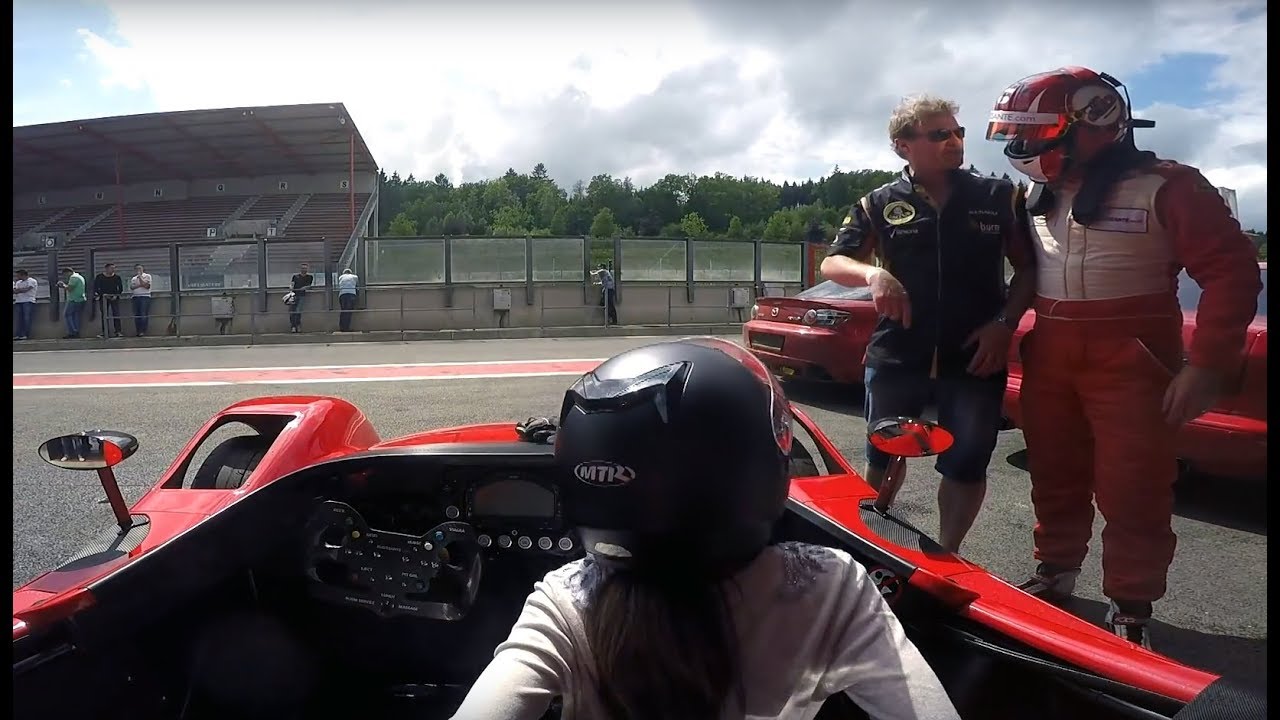 Ferrari 458 Speciale vs Radical SR3 SL
