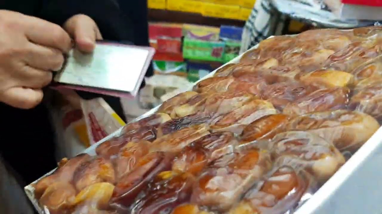 souk des dattes d'Erfoud à découvrir سوق المفاجئات والتمور لا تمرو دون ترك أثر