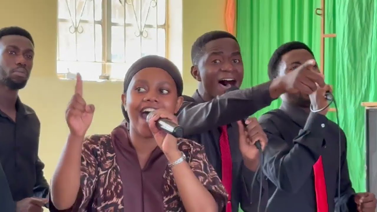 TUZAMWIKOMEZAHO BY ABAHAMAGAWE CHOIR LILONGWE P.P.EC.C 