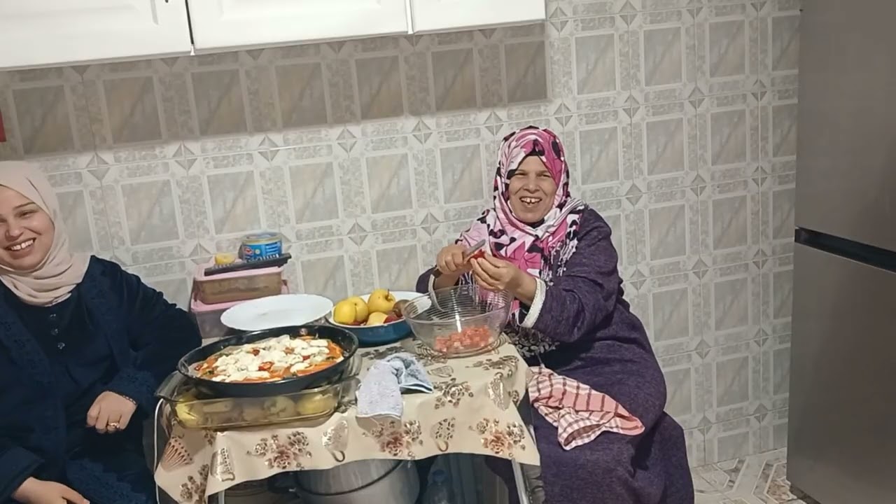 تحضيراتنا لطاولة شقان الفطر.تلمينا الناس.توا عرفنا سر ريحة البيتزا الا تجيك اول متحلها