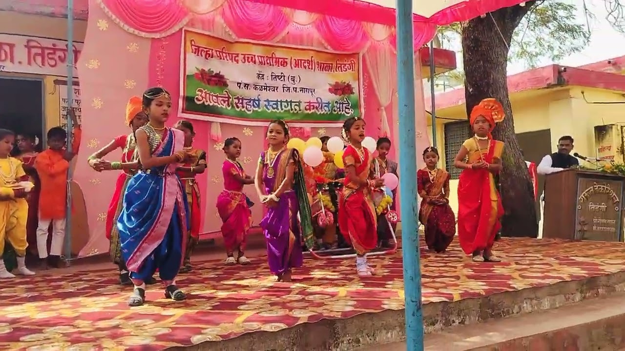 झुलवा पाळणा 1st and 2nd std girls dance