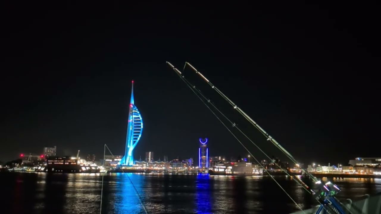 Live Sea Fishing Uk is live Gosport pier (cheating) HW 0230 4.4m