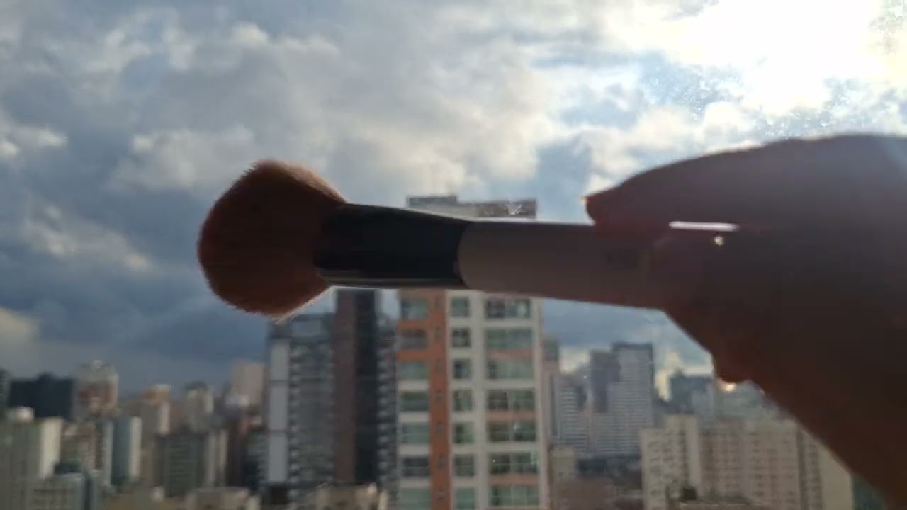 ASMR NA SACADA| sons de boca, pincel na tela e tapping para você relaxar