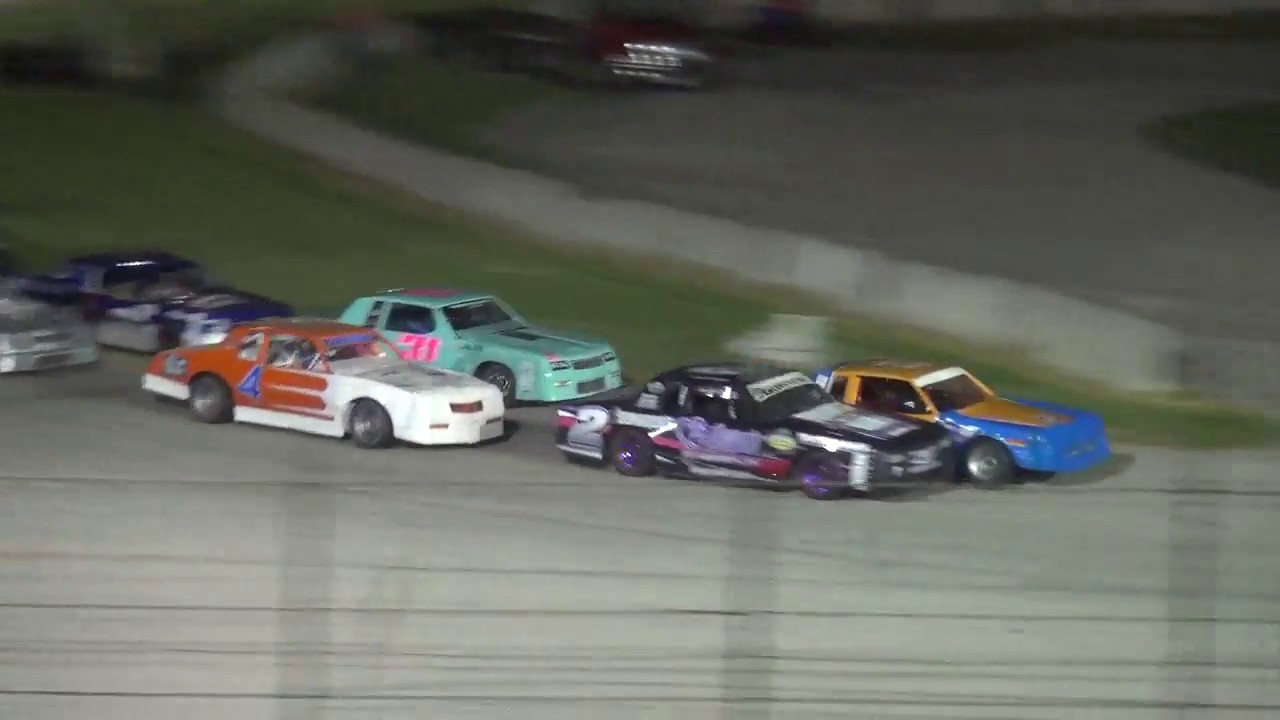 Hobby Stock feature Hawkeye Downs Speedway 6/1/18