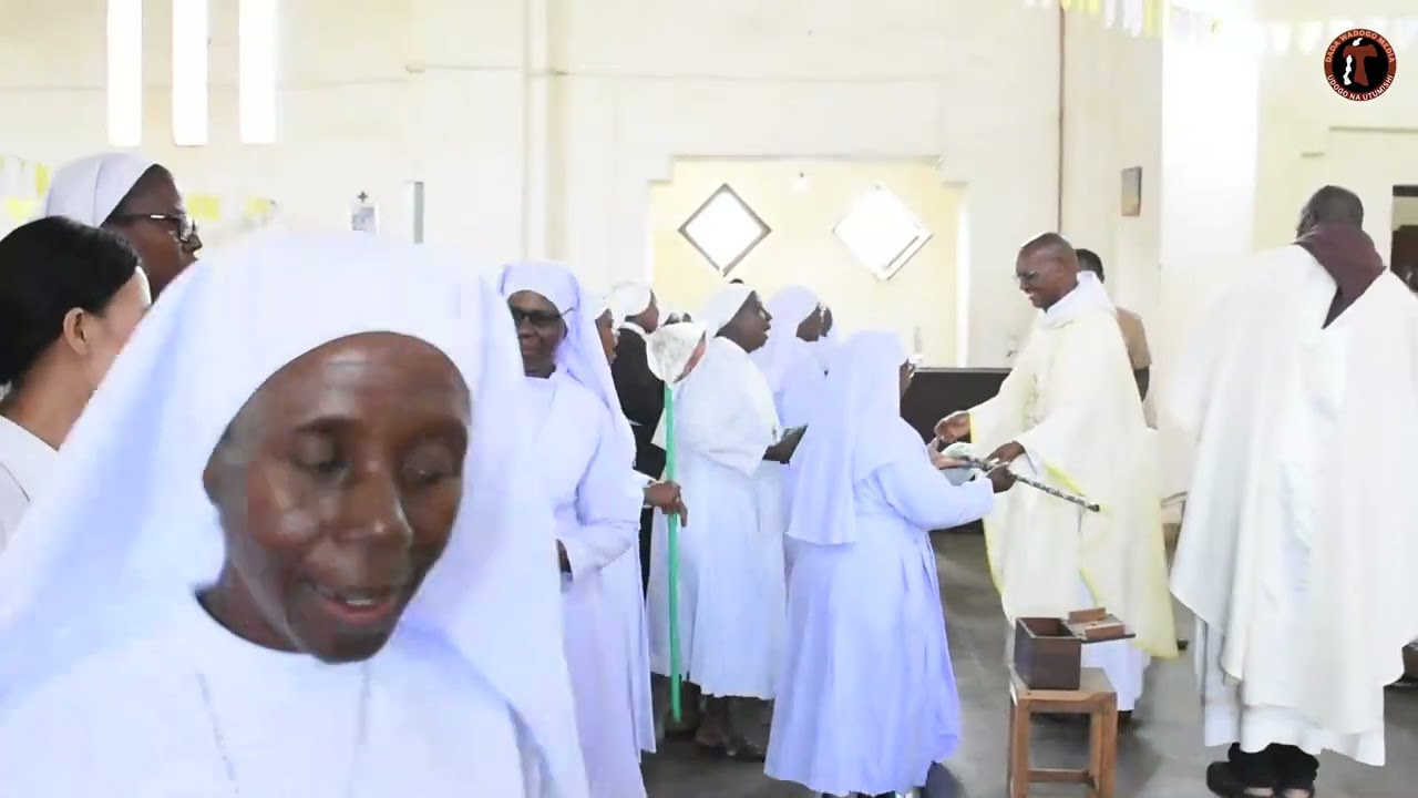 Nitakwenda Mimi mwenyewe nikatoe sadaka kwa Bwana , aliyeniumba mimi,.ni wakatii wa matoleo siku ya
