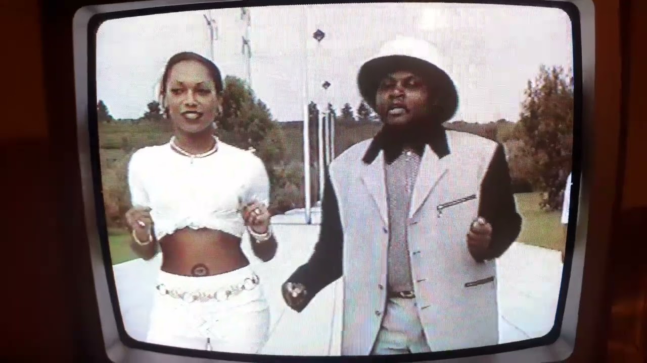 Dany Engobo - La Trinite (video clip)