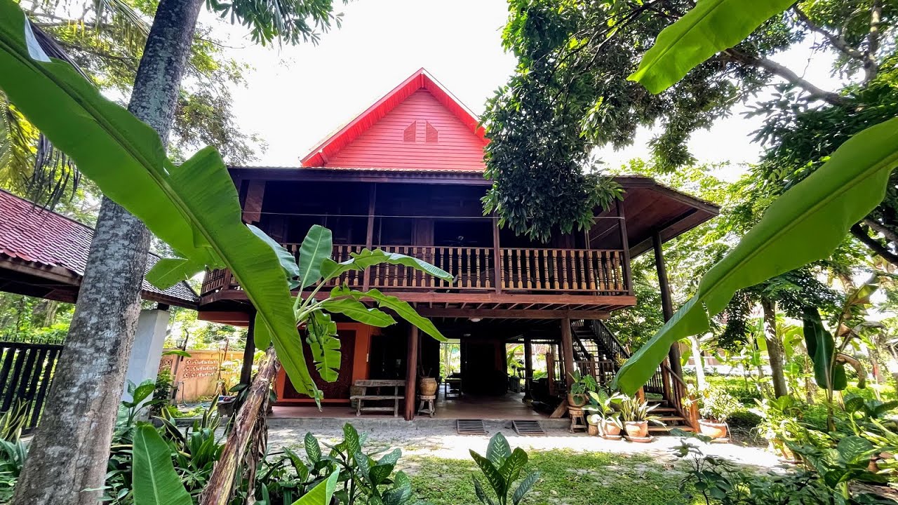 4 Bedroom Teak House 10 minutes from Kad Farang