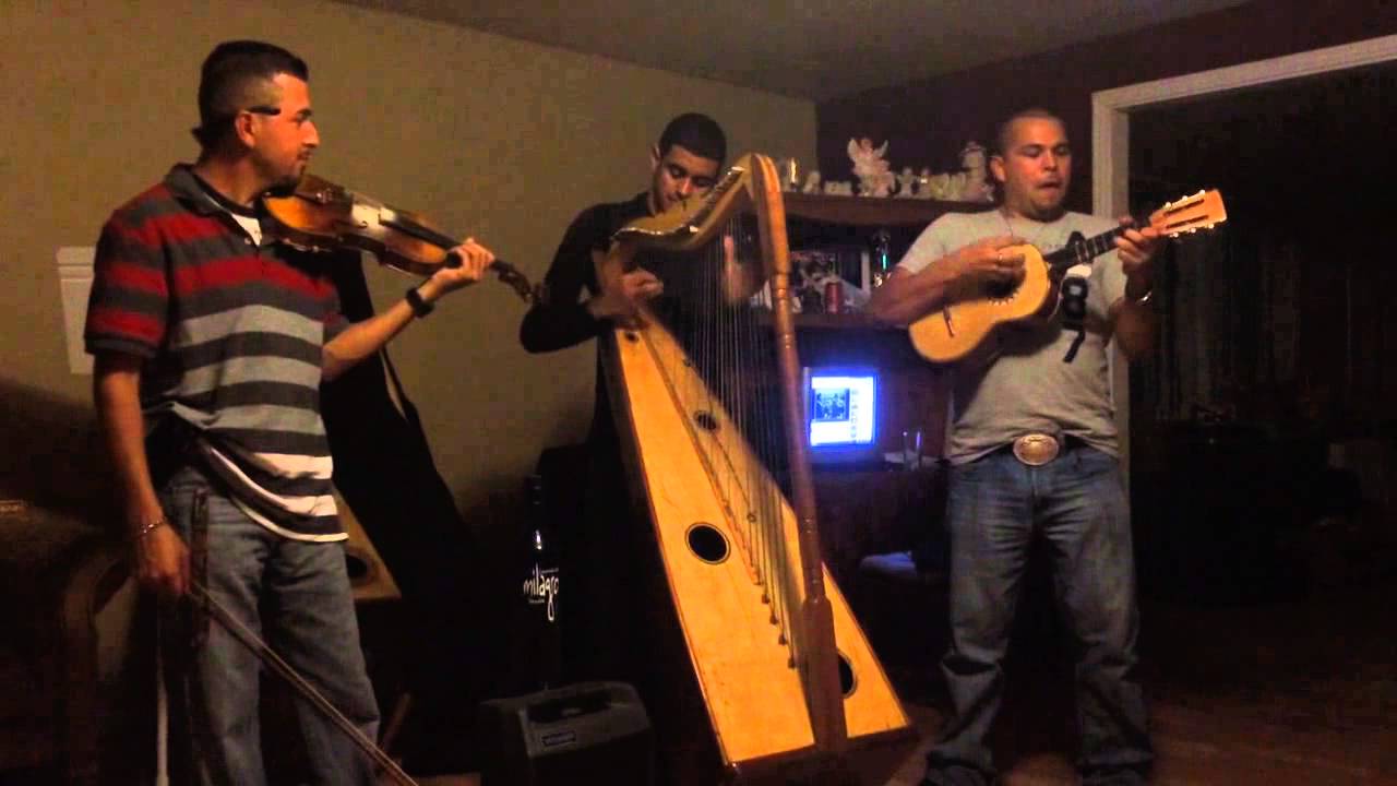 Y Que Chulos Ojos- El Perico y su Banda Razilla Chiquilla
