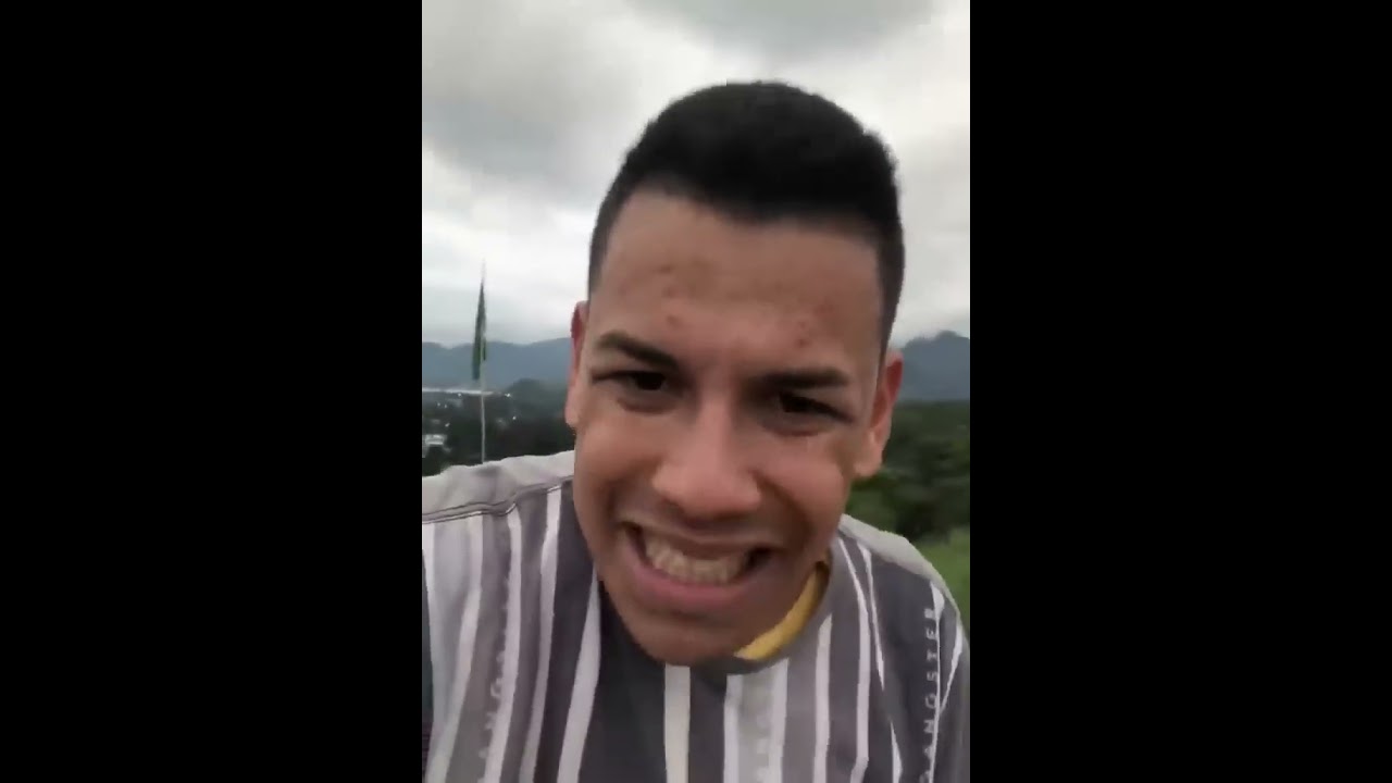 Filha vou eu tocar em um homem por amor a você chega já tá demais foi tudo com você! 