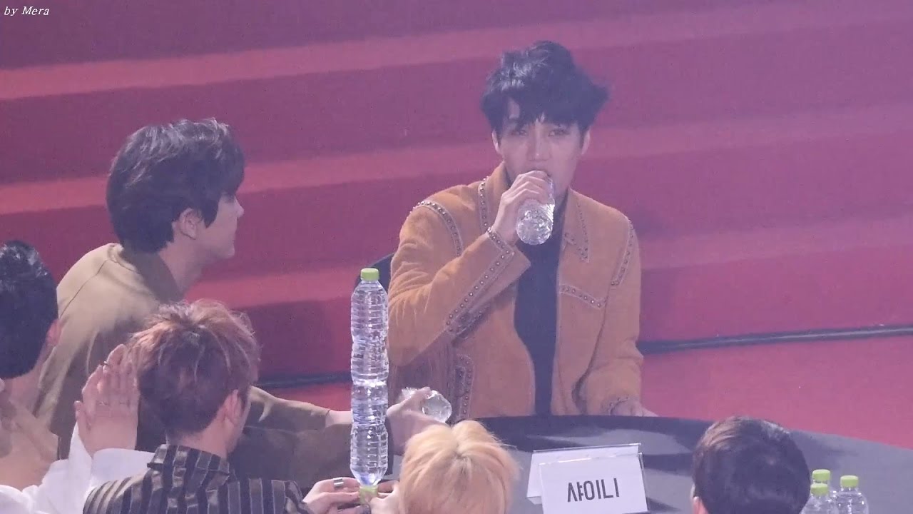 170222 엑소 (EXO) 백현,찬열 물병쌓기 , 샤이니수상 축하 [전체] 직캠 Fancam (2016 가온차트어워드) by Mera