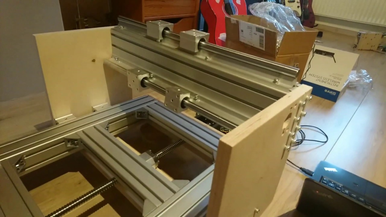 Die erste Achse meiner CNC-Fräse kann fahren! :-D