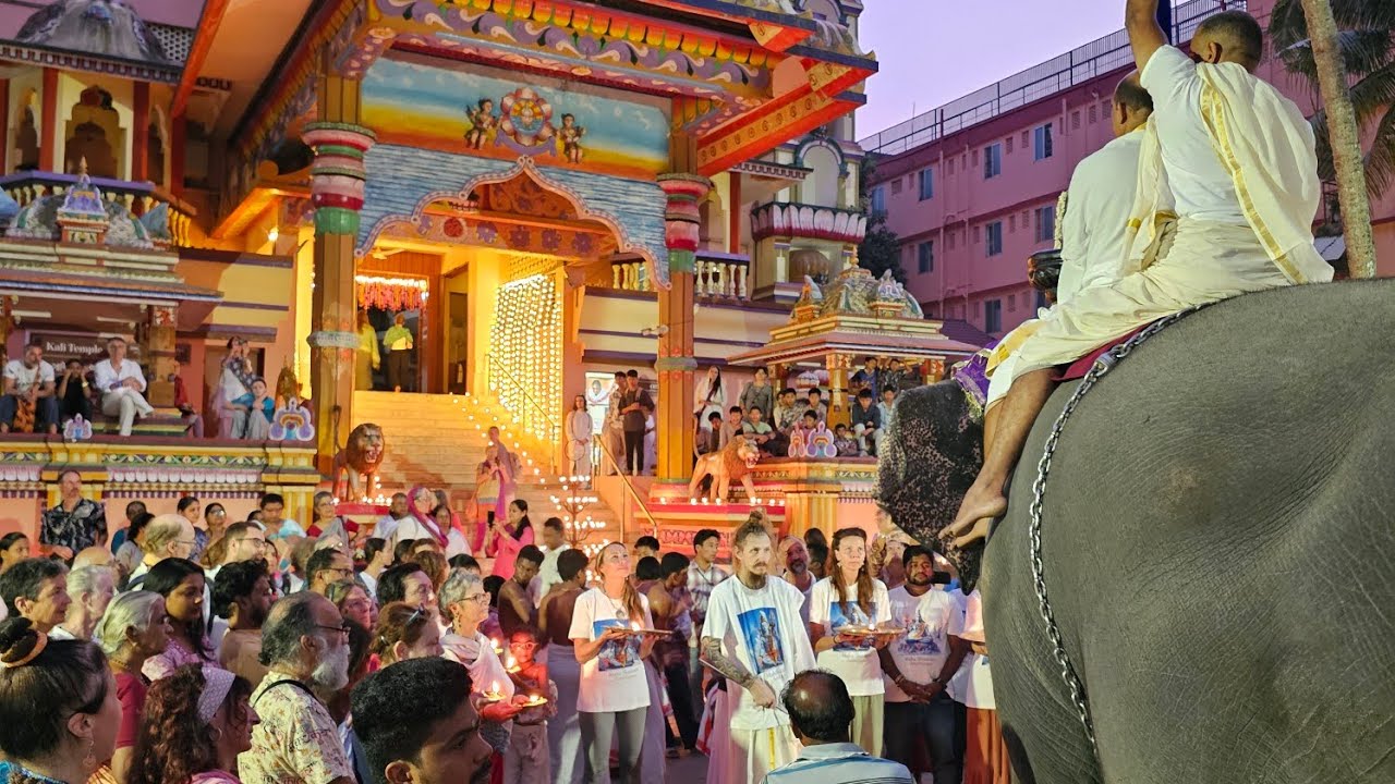 Shiva Pooja #shivarathri #special at Amritapuri Kalari Temple #vivikthamritachaitanya #amma #shiv