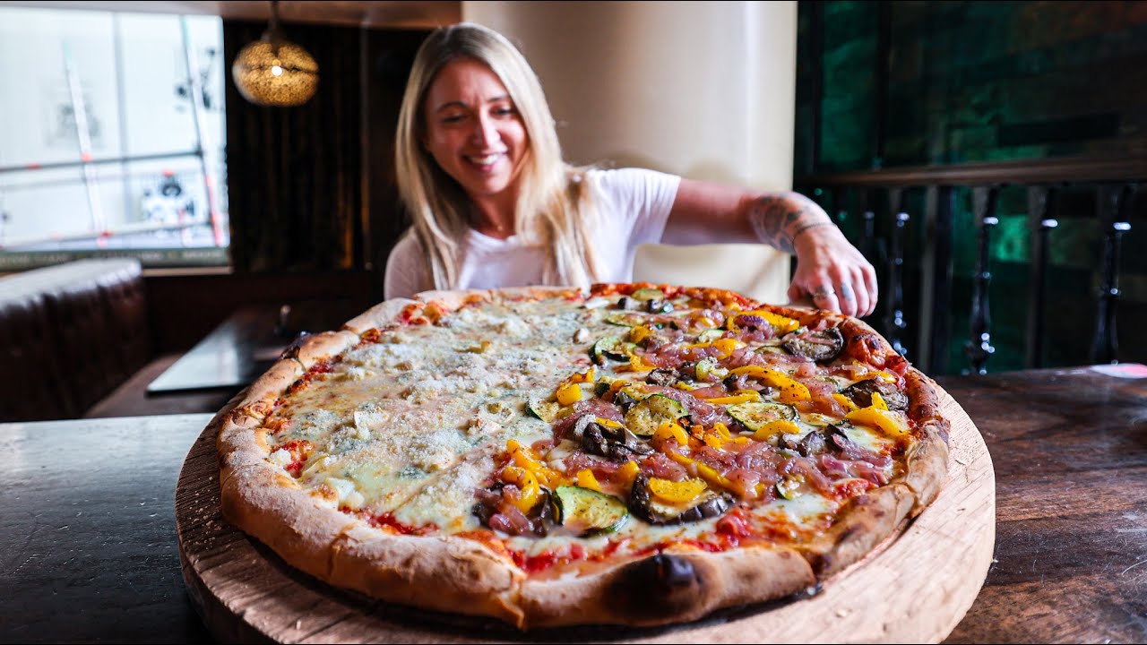 Over 95% of People FAIL Scott's Giant 50cm Pizza Challenge!!!