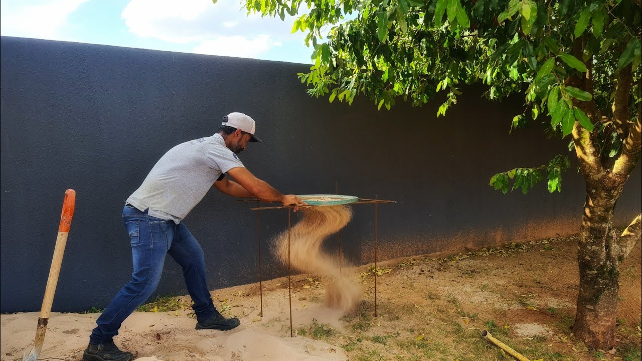 PEDREIRO INVENTA UM JEITO FÁCIL PRA PENEIRAR AREIA