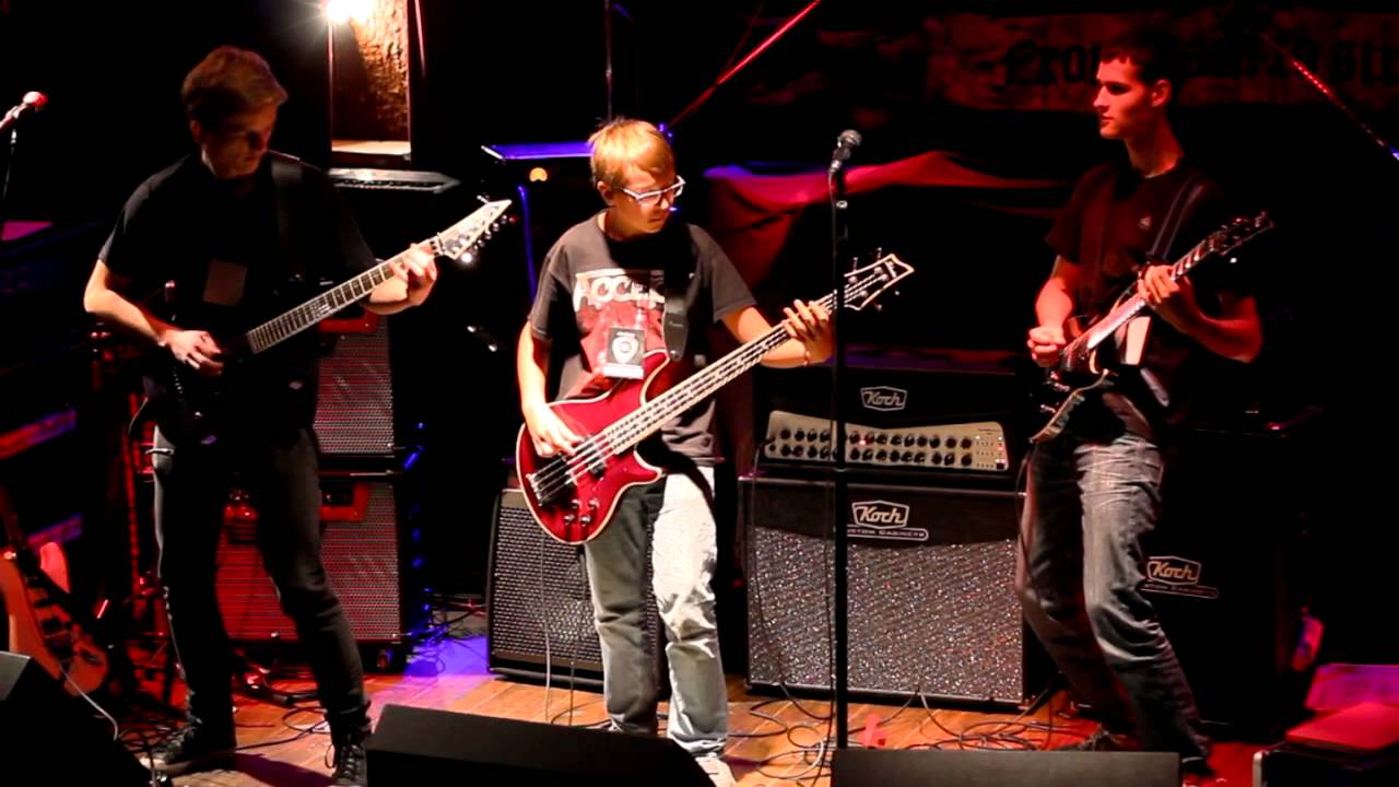 Iron Maiden - The Trooper