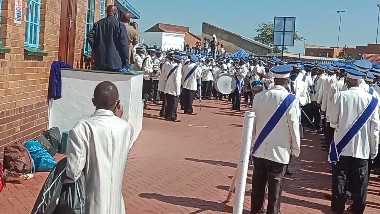 HO MOPI WA BATHO