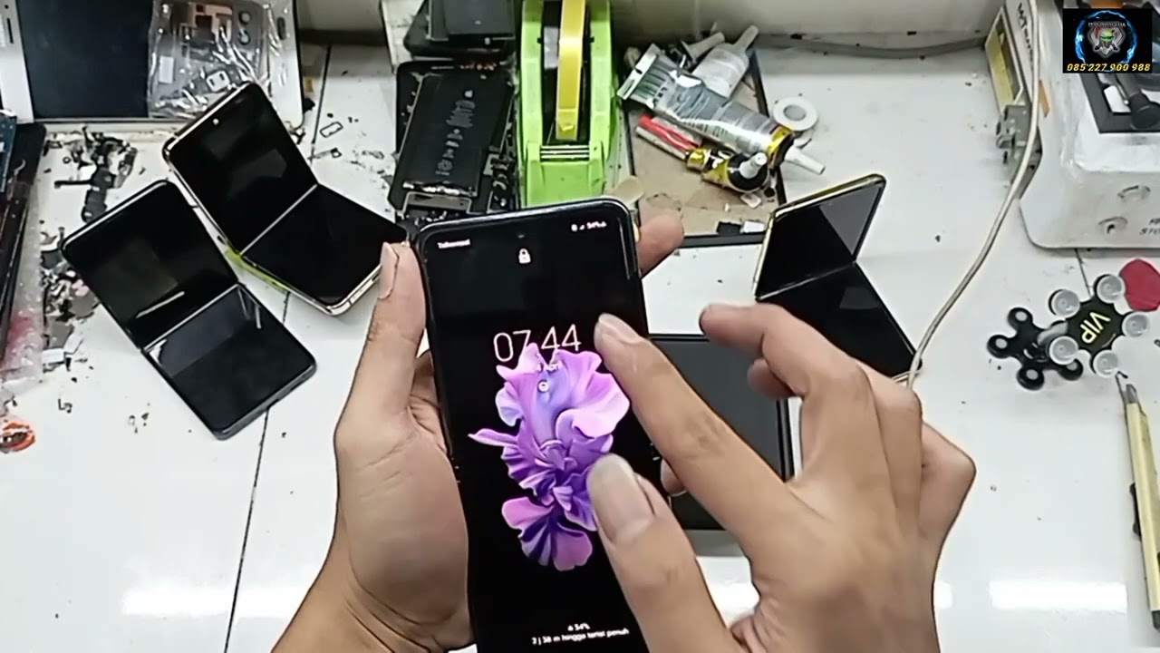 mengatasi samsung z flip mati setelah lepas cas