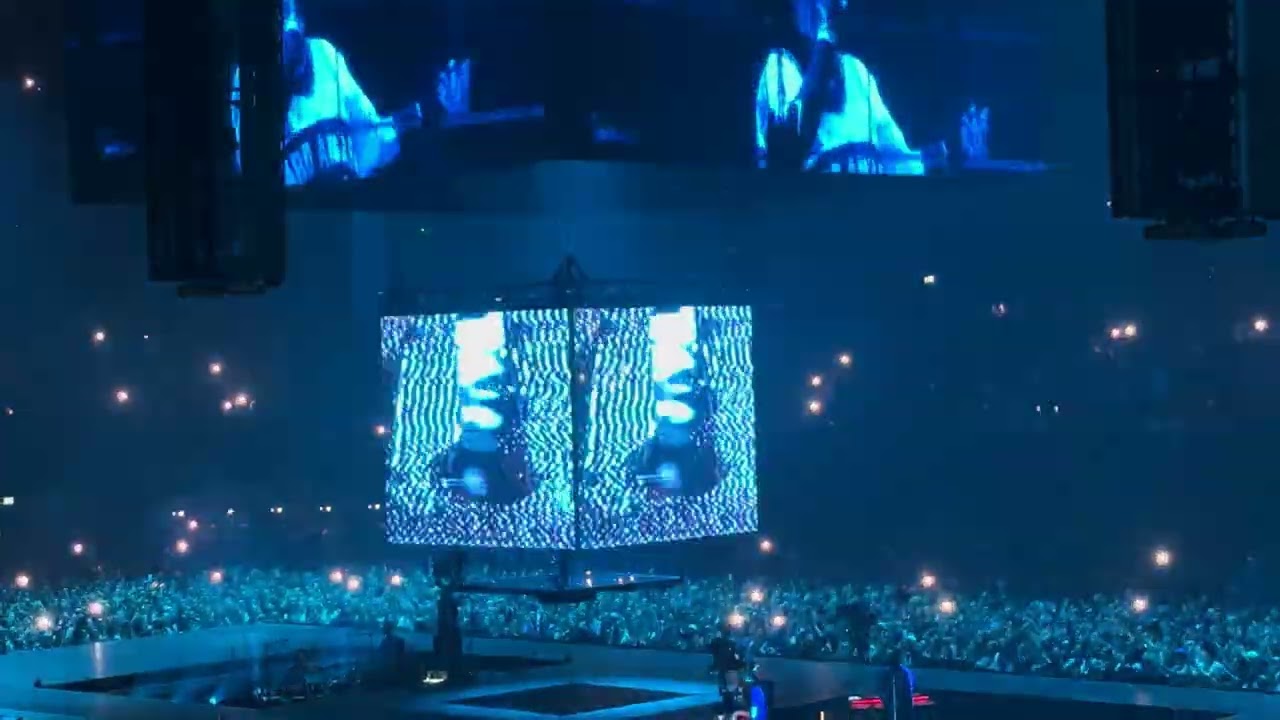 Billie Eilish - Intro / CHIHIRO Manchester Night 4