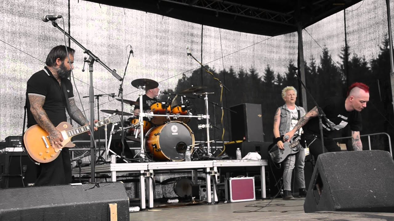 CHARGE 69  -   Fin De Siecle        live @ Back On The Streets 2015